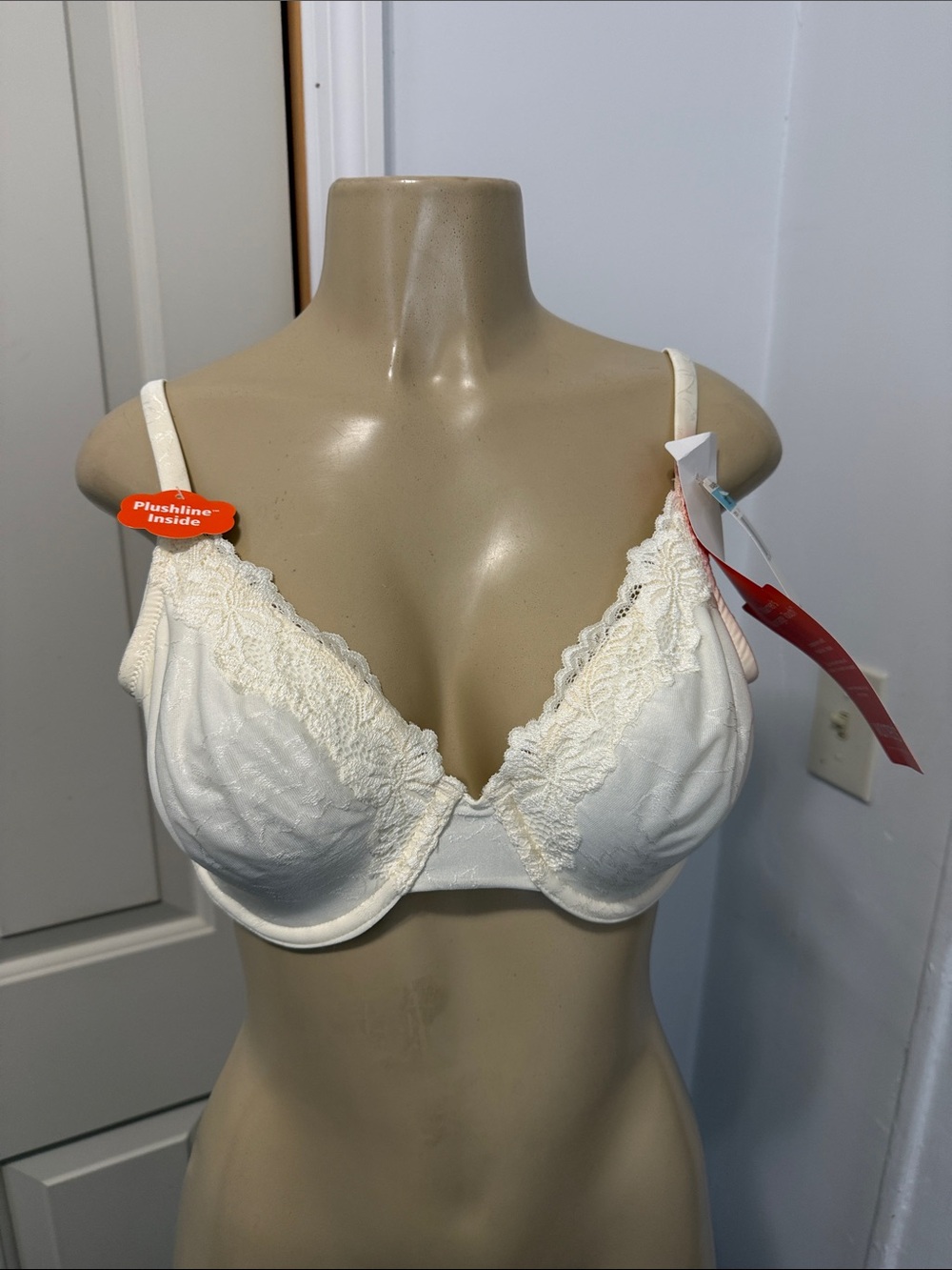 Warner's Ivory Lace-Trim Underwire Bra